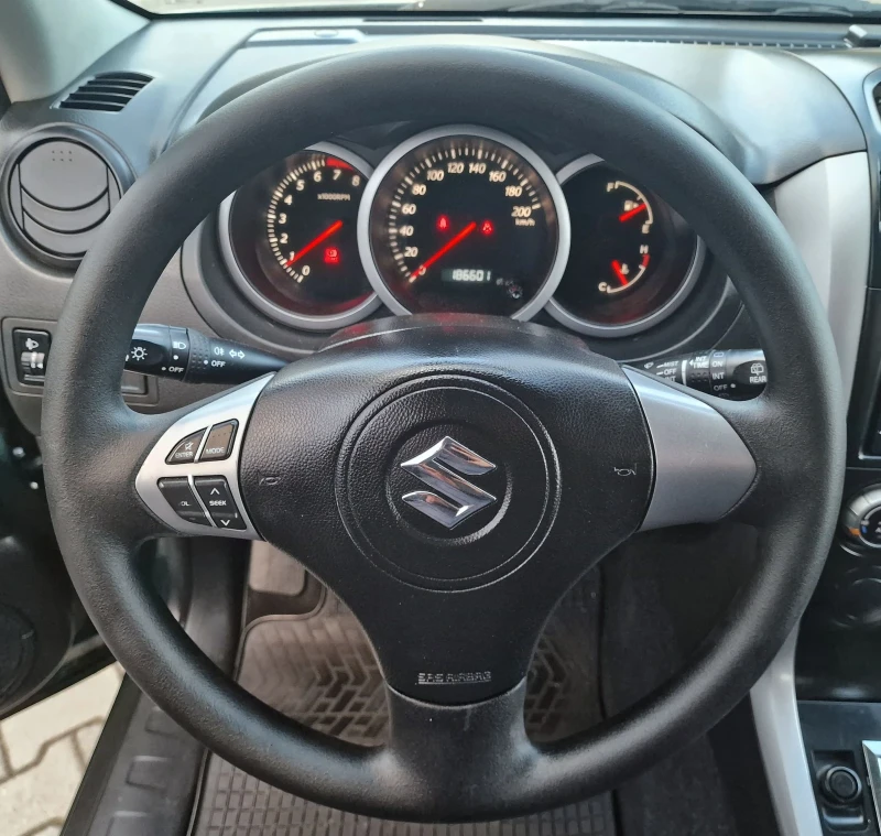 Suzuki Grand vitara 1.6i/4WD/НОВИ ГУМИ/ESP/ANDROID/KEYLESS GO/Подгрев, снимка 8 - Автомобили и джипове - 47560929