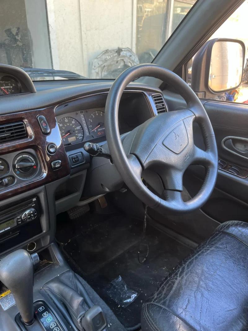 Mitsubishi Pajero sport, снимка 4 - Автомобили и джипове - 48955581