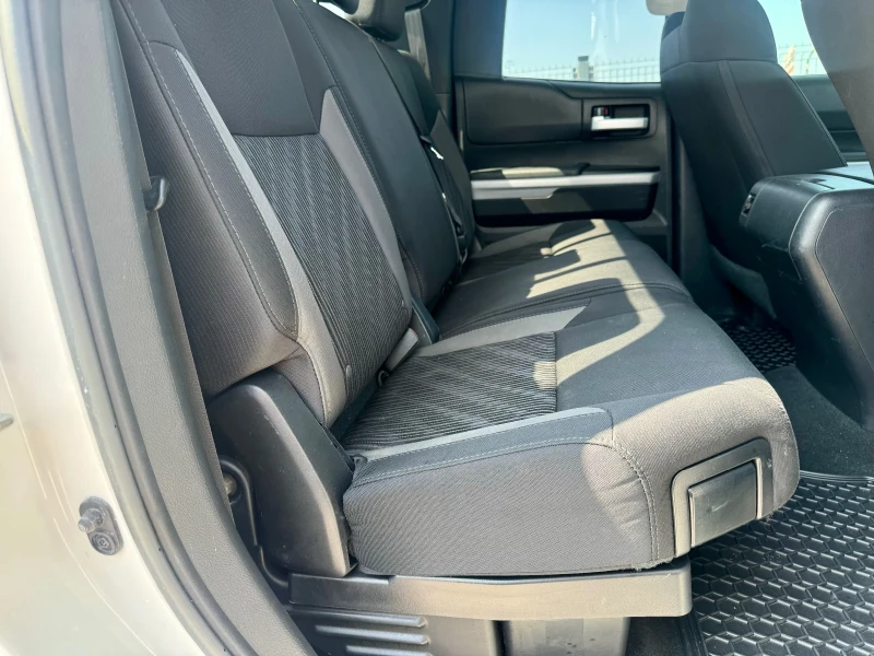 Toyota Tundra SR5, снимка 12 - Автомобили и джипове - 50644599