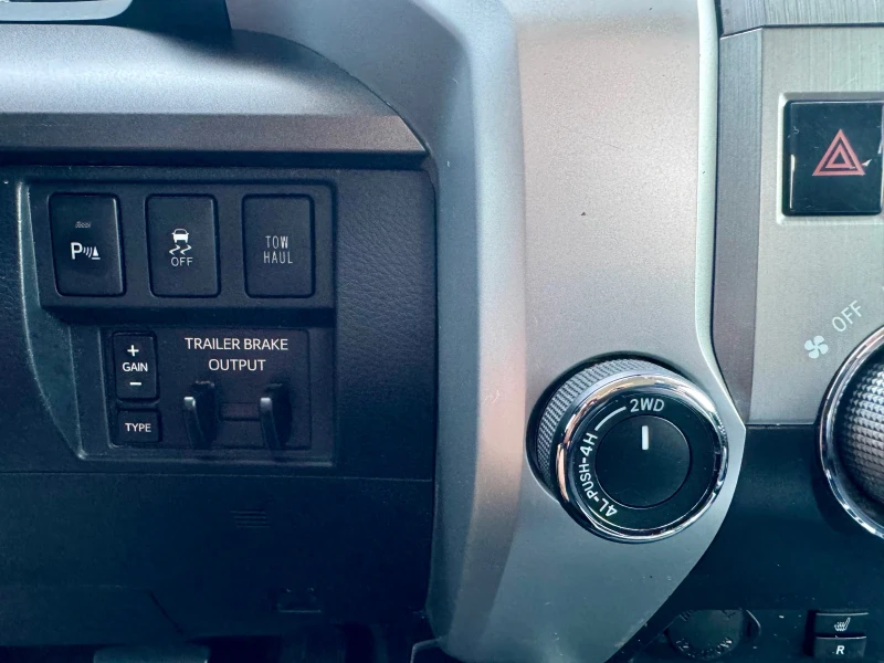 Toyota Tundra SR5, снимка 16 - Автомобили и джипове - 50644599