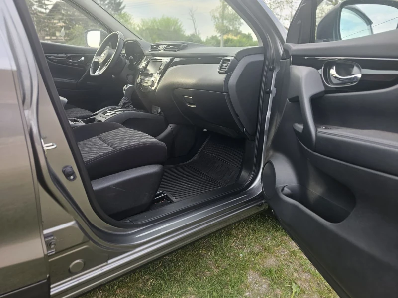 Nissan Qashqai 4x4 2.0 , снимка 11 - Автомобили и джипове - 52483521