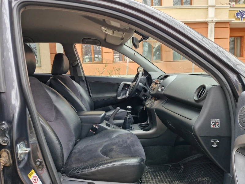 Toyota Rav4 4x4 D4D Без ръжда, снимка 10 - Автомобили и джипове - 53156959