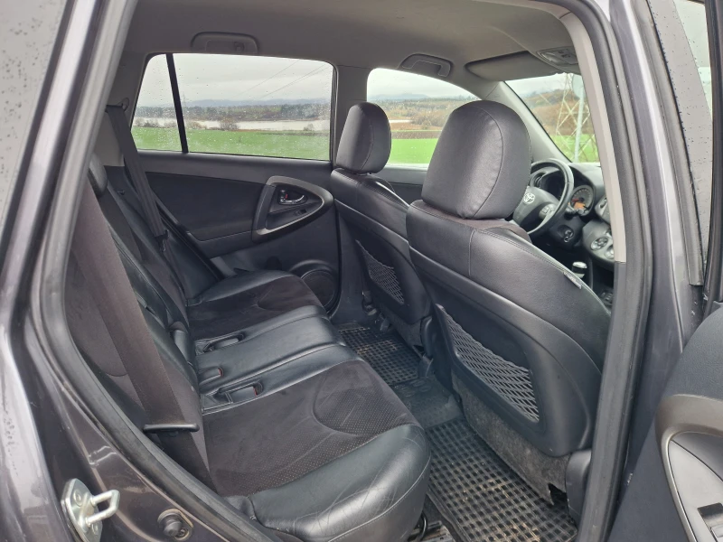 Toyota Rav4 4x4 D4D Без ръжда, снимка 11 - Автомобили и джипове - 53156959