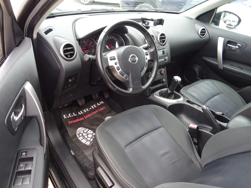 Nissan Qashqai 1.6i 16V Acenta, снимка 9 - Автомобили и джипове - 53440573