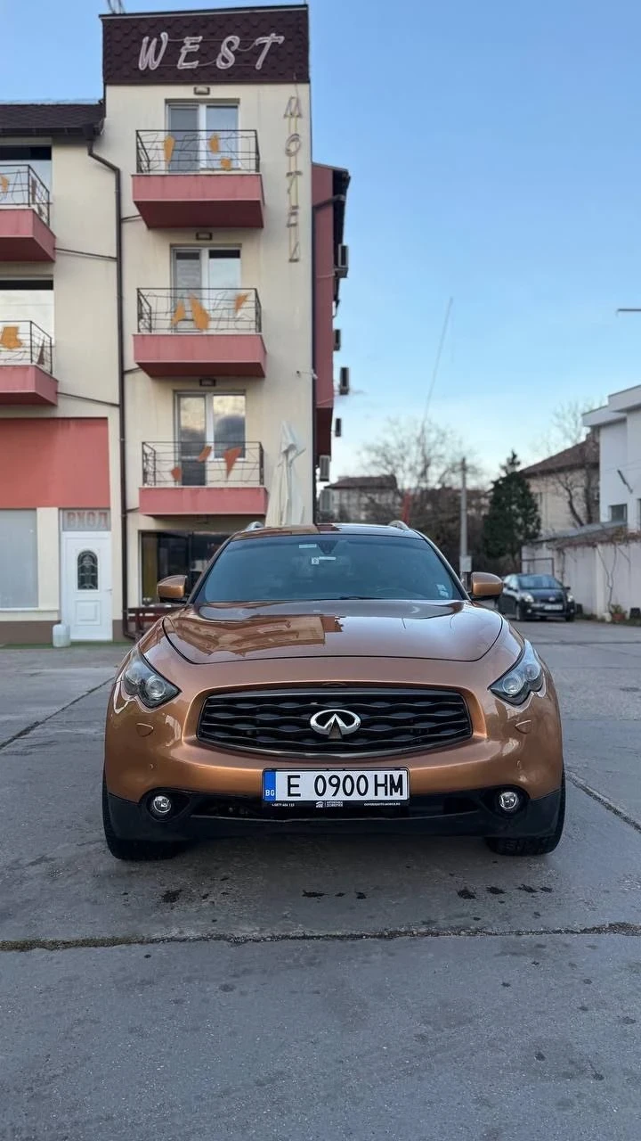 Infiniti Fx 50 LPG, снимка 1 - Автомобили и джипове - 48057124