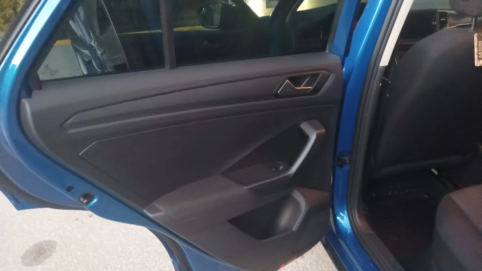 VW T-Roc 1.0 TSI - изображение 8