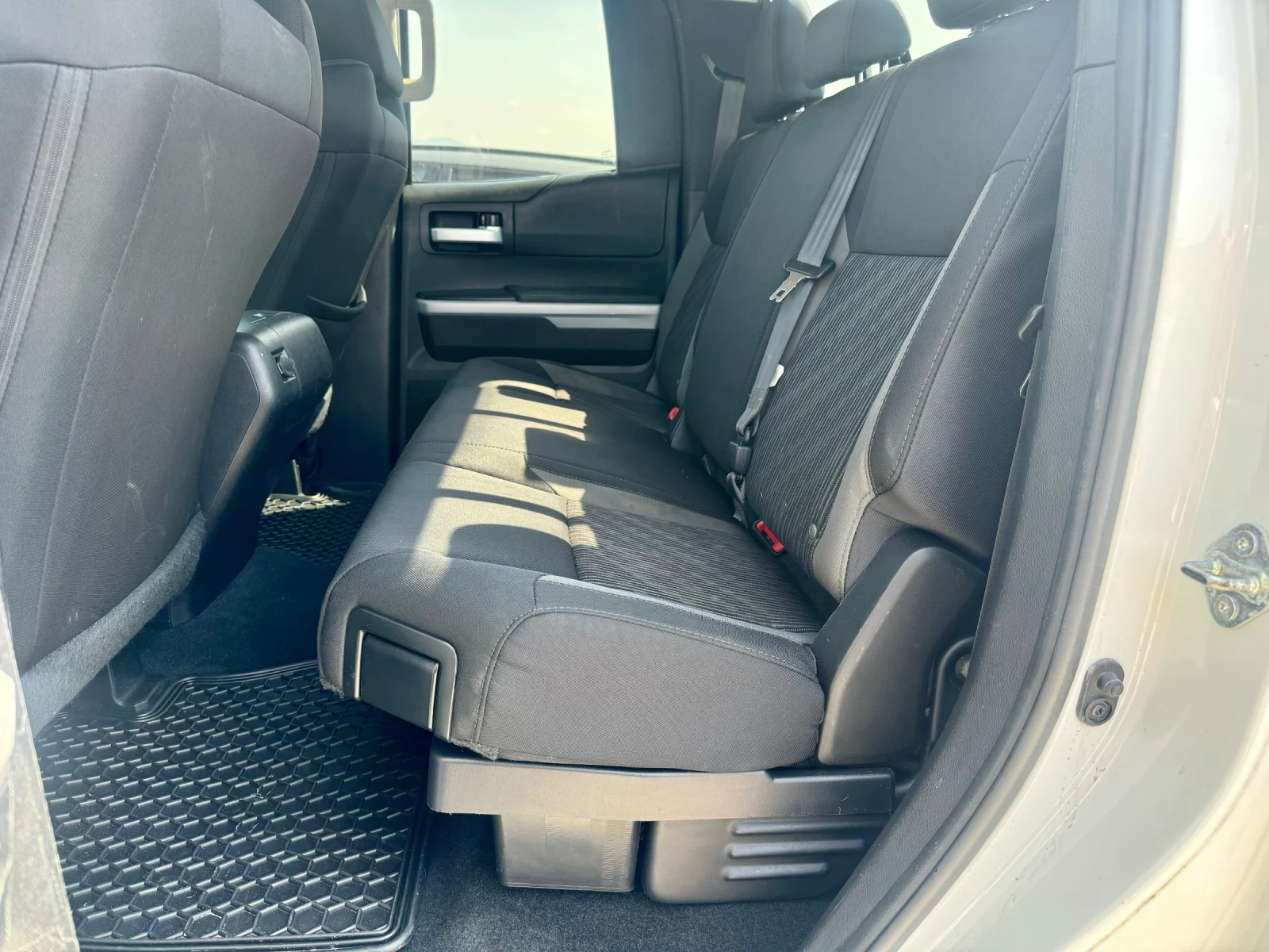 Toyota Tundra SR5 | Mobile.bg   11