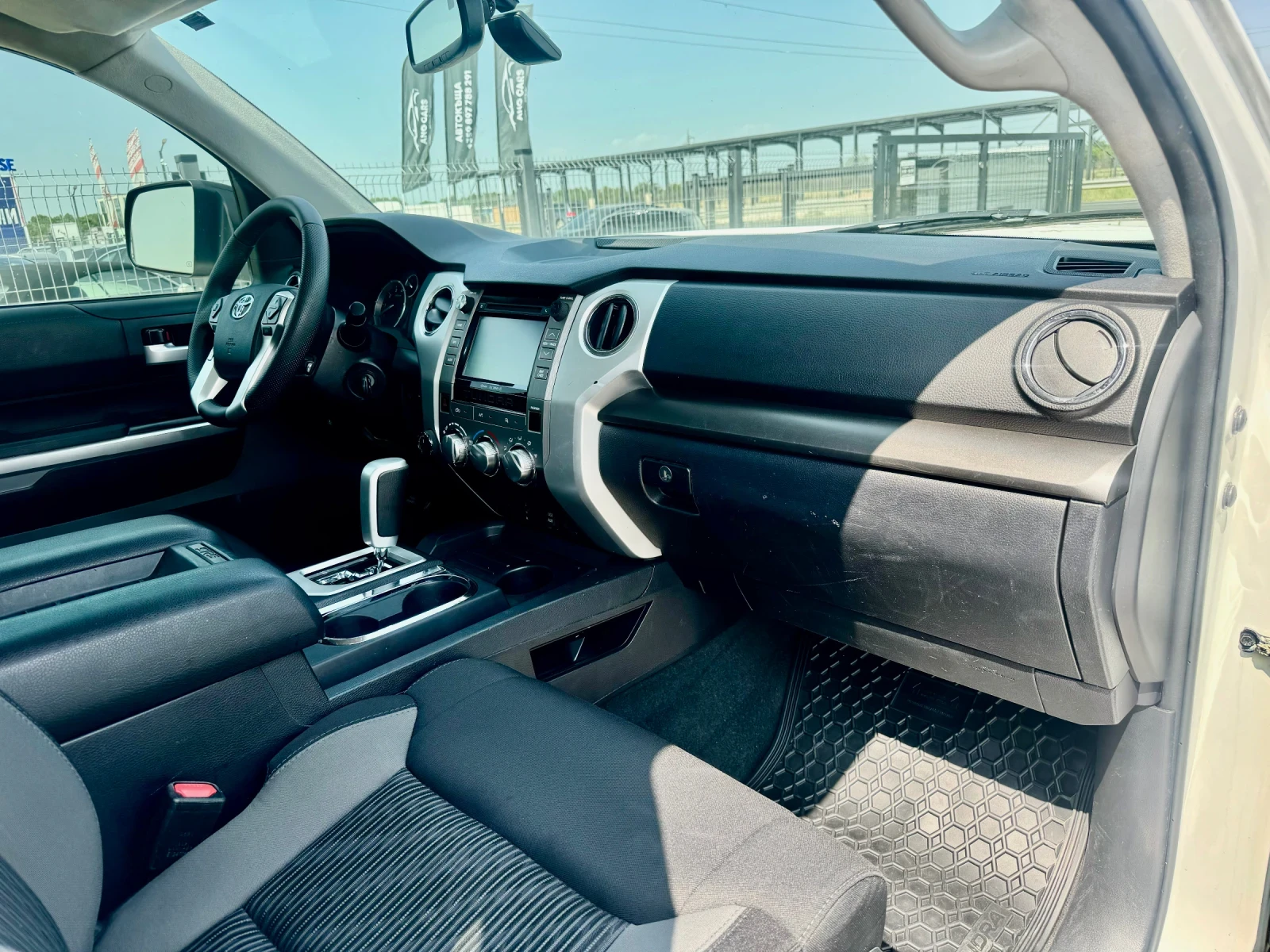 Toyota Tundra SR5 | Mobile.bg   14