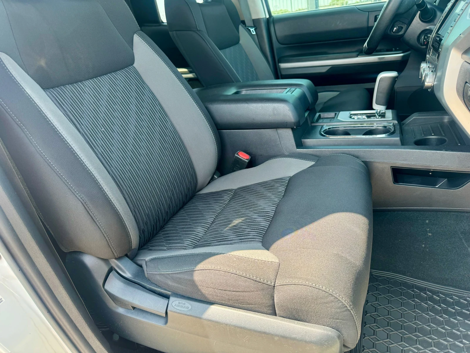 Toyota Tundra SR5 | Mobile.bg   13