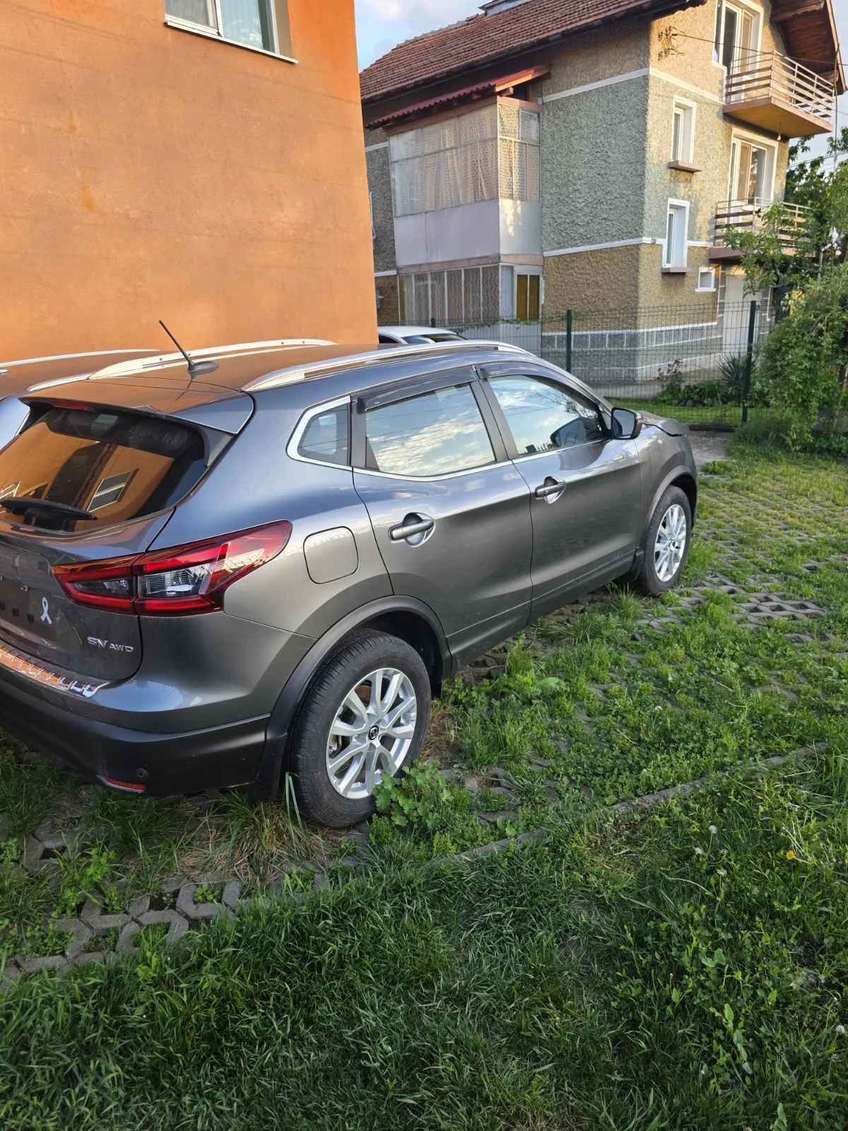 Nissan Qashqai 4x4 2.0  - изображение 7