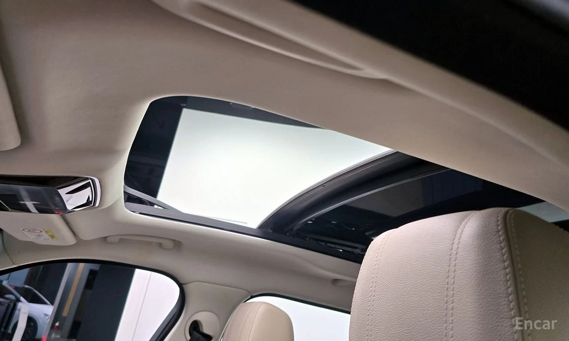 Land Rover Range Rover Velar * D240S* КОЖА* ПОДГРЕВ* ПАНОРАМА* FULL* , снимка 15 - Автомобили и джипове - 53995351