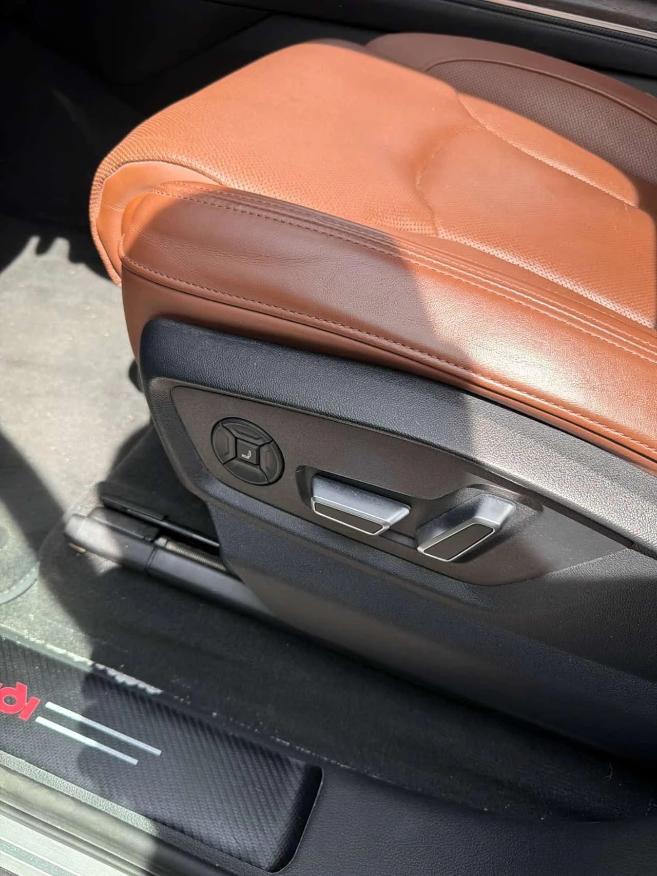 Audi Q7 Technik /360/DIS/HUD/B&O/MATRIX/АВТОКРЕДИТ, снимка 16 - Автомобили и джипове - 54651725