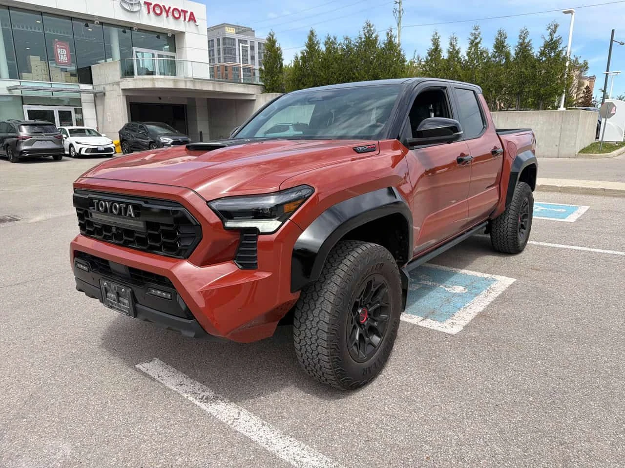 Toyota Tacoma | Hybrid | DISTRONIC | ОБДУХВАНЕ | CARFAX | 