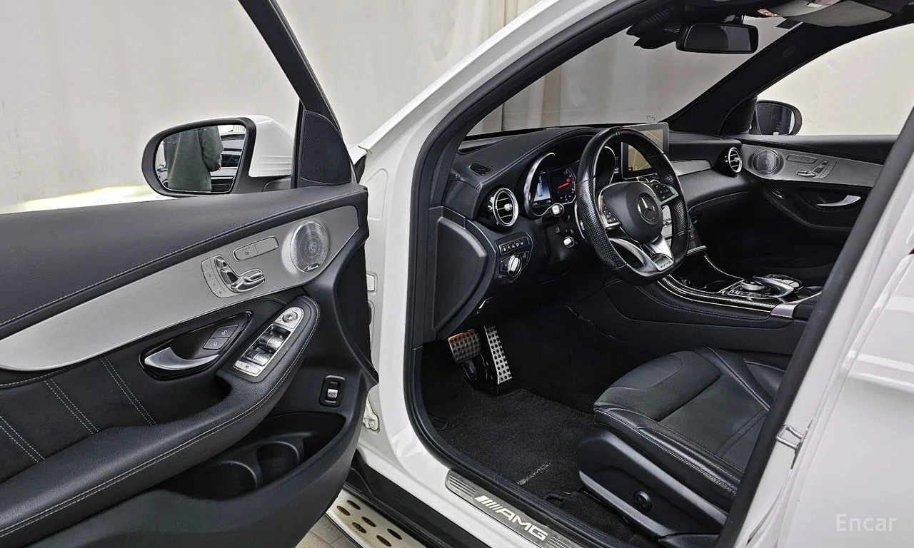 Mercedes-Benz GLC 63 AMG 4MATIC+ * , снимка 10 - Автомобили и джипове - 54945184