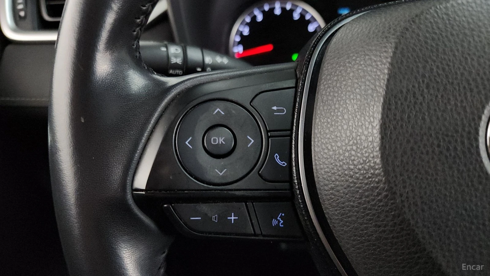 Toyota Rav4 2.5 2WD* КОЖА* ОБДУХВ* ПАНО* АВТОКРЕДИТ, снимка 15 - Автомобили и джипове - 55619101