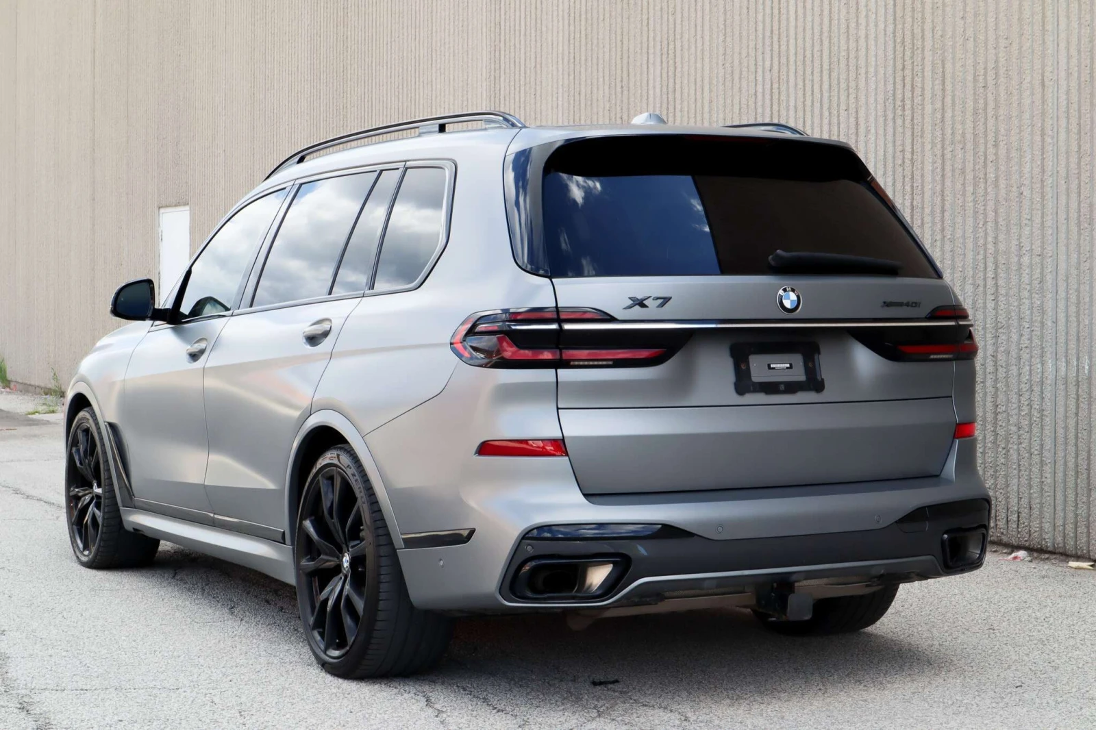 BMW X7 * 40i xDrive40i | MSportPro | Frozen * CARFAX * , снимка 3 - Автомобили и джипове - 56102744