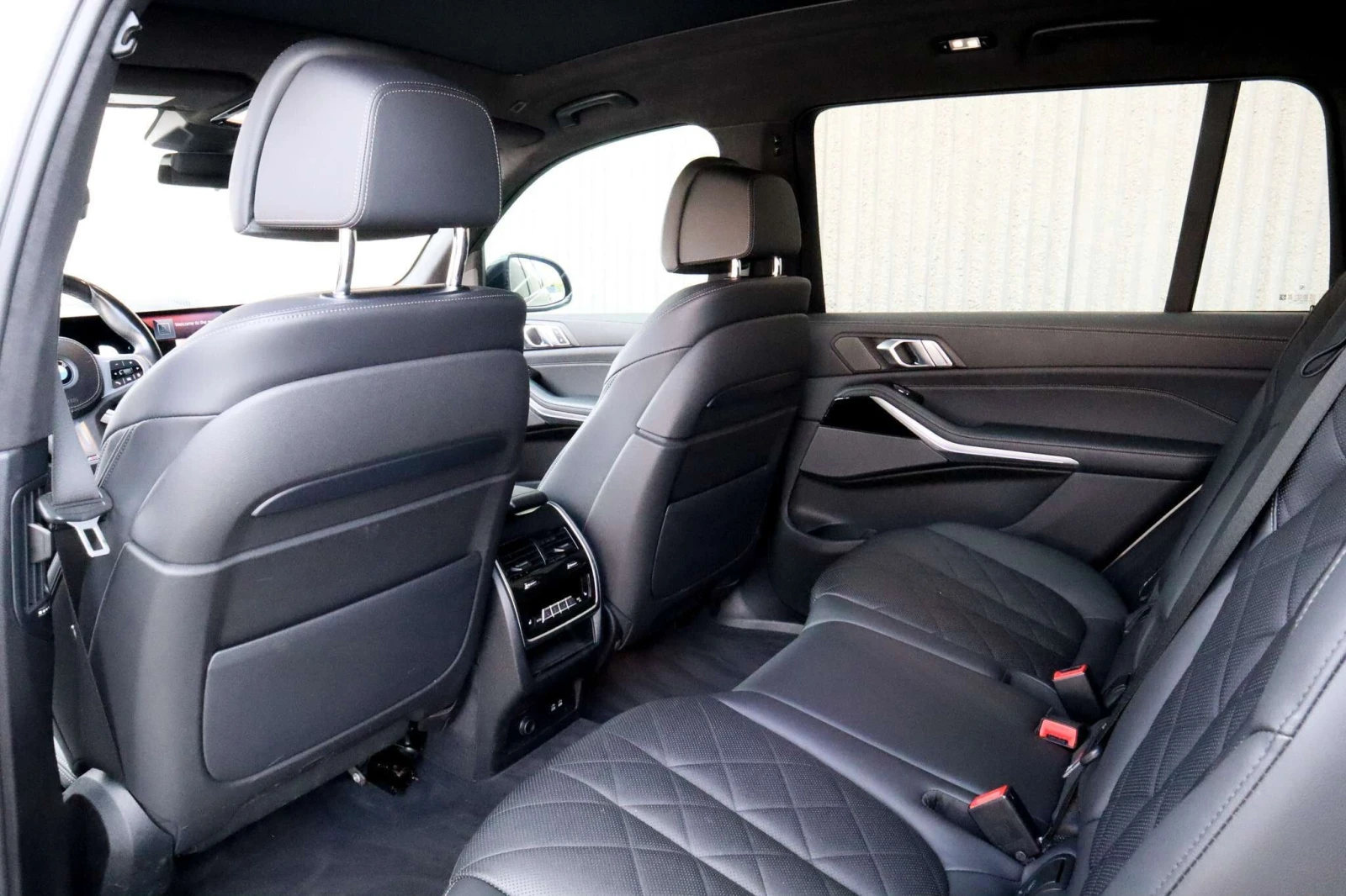 BMW X7 * 40i xDrive40i | MSportPro | Frozen * CARFAX * , снимка 9 - Автомобили и джипове - 56102744