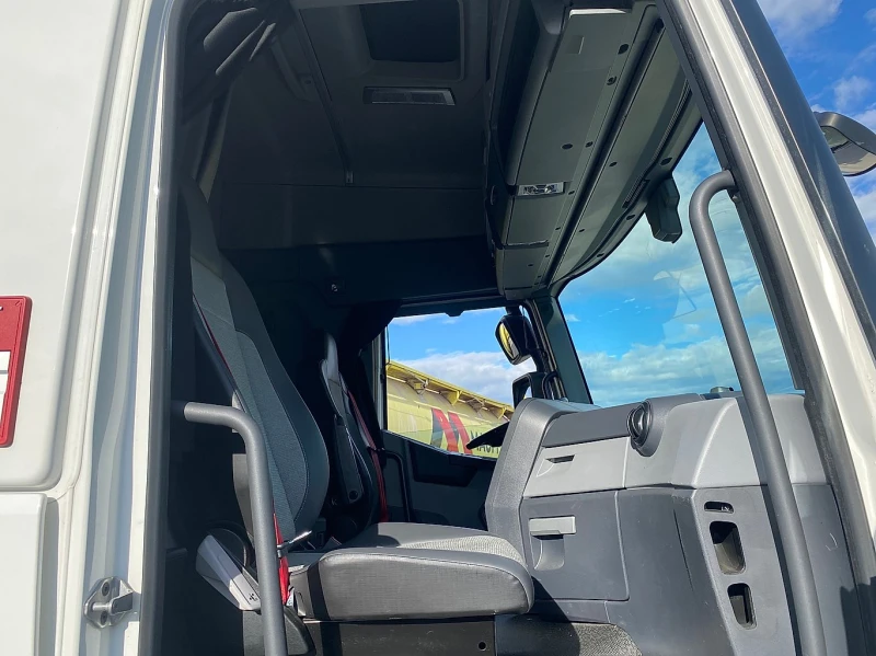 Renault T 430 БОКС, снимка 10 - Камиони - 52668043