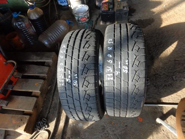 Гуми Зимни 215/50R17, снимка 2 - Гуми и джанти - 20235594