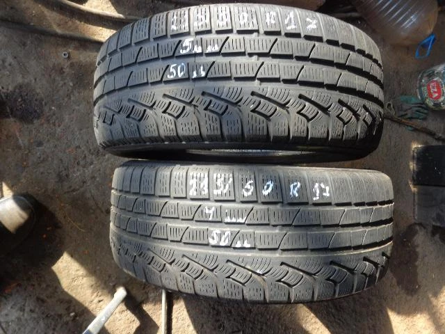 Гуми Зимни 215/50R17, снимка 3 - Гуми и джанти - 20235594