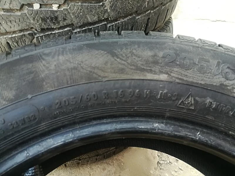 Гуми Зимни 205/60R15, снимка 6 - Гуми и джанти - 24082260