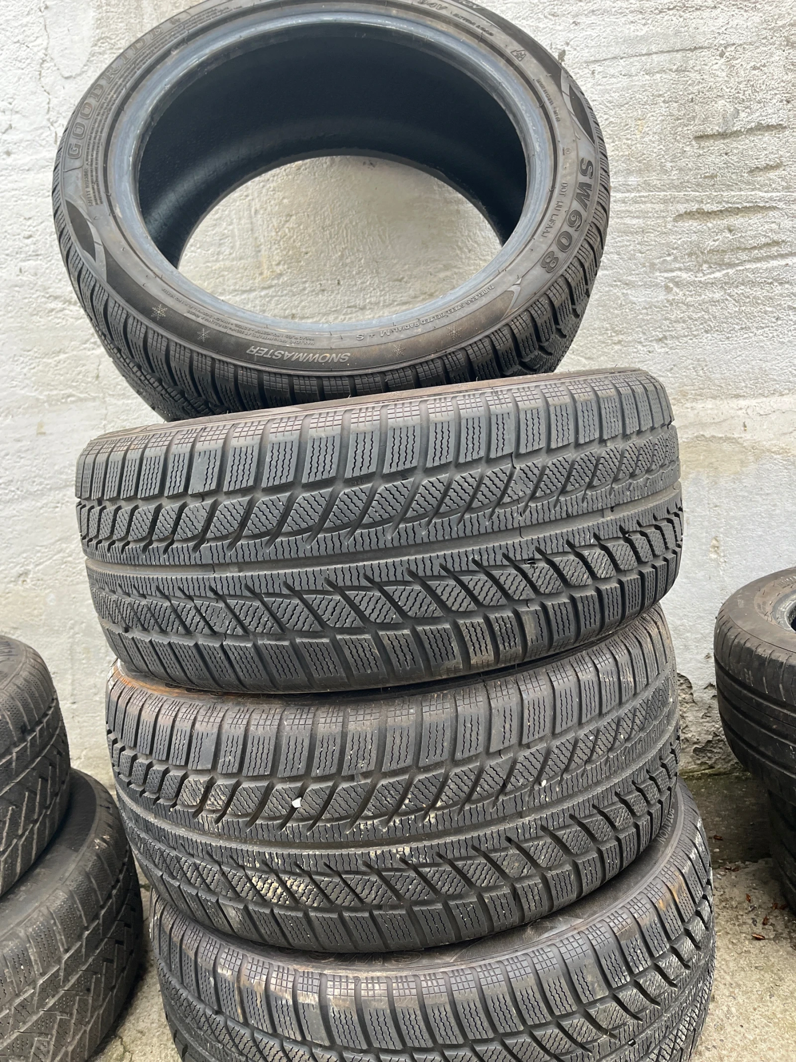 Гуми Всесезонни 225/45R17, снимка 4 - Гуми и джанти - 54091492