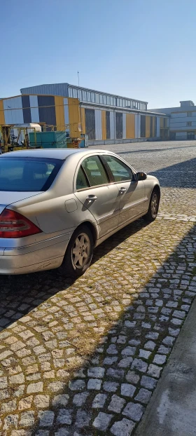 Mercedes-Benz C 220, снимка 4