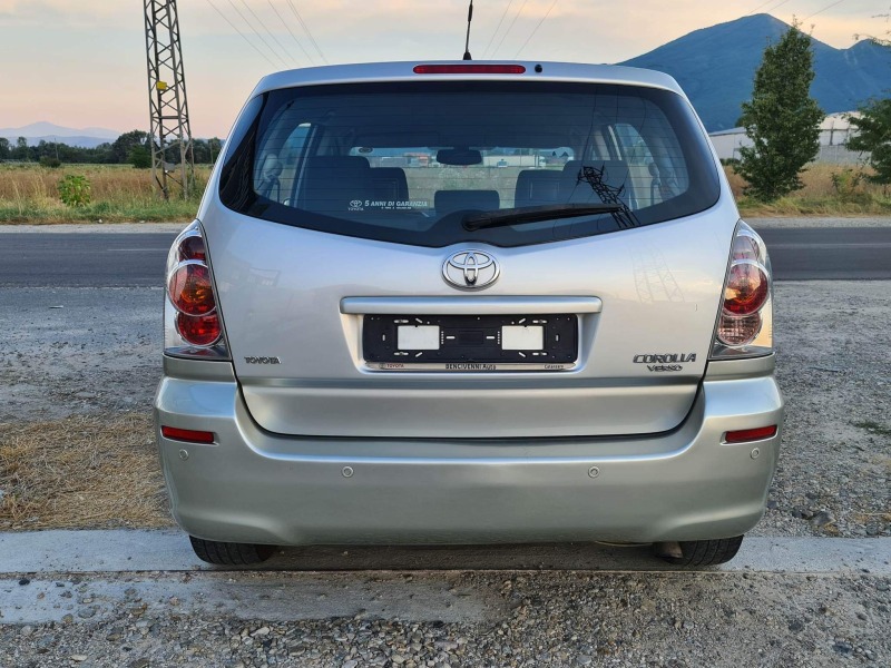 Toyota Corolla verso 2.2 , снимка 5 - Автомобили и джипове - 46318168