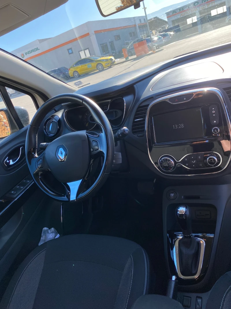 Renault Captur 1.2 Tce, Автоматик, снимка 5 - Автомобили и джипове - 48739322