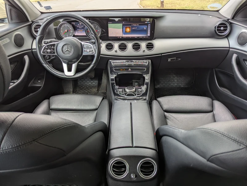 Mercedes-Benz E 200 Седан \ 9G-Tronic, снимка 12 - Автомобили и джипове - 52807209