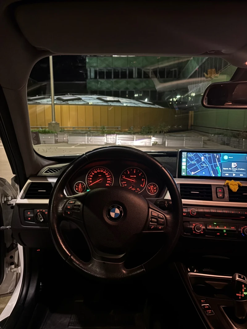 BMW 320 PANO, Keyless, START/STOP, CarPlay, снимка 8 - Автомобили и джипове - 52112356