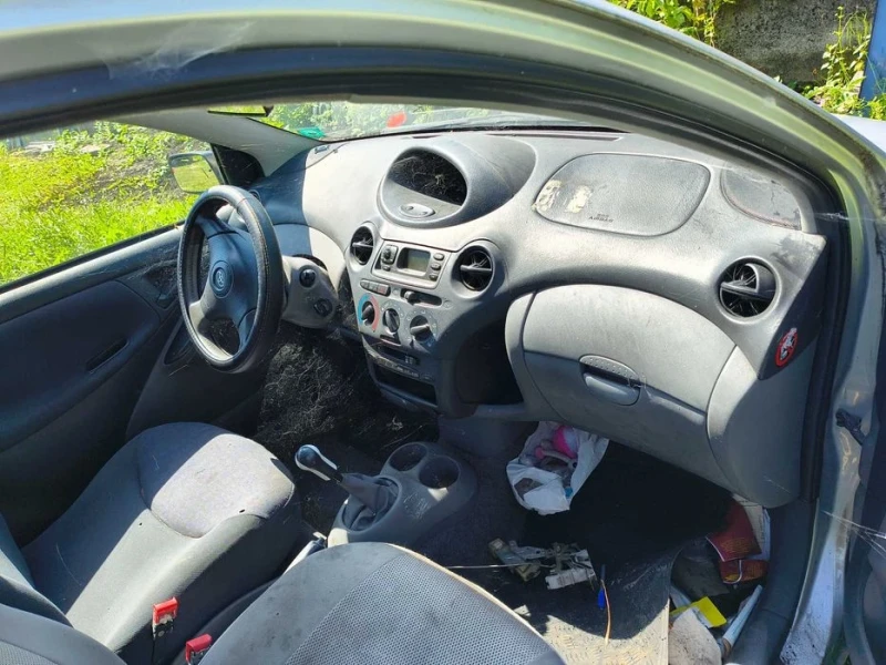 Toyota Yaris, снимка 3 - Автомобили и джипове - 53237944