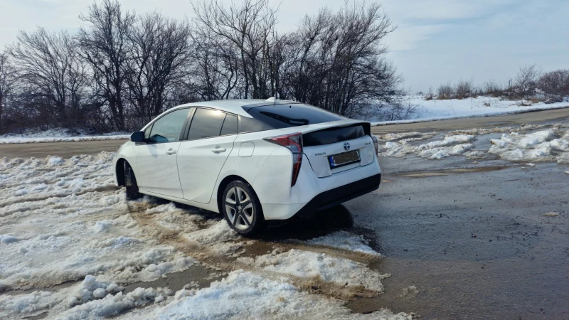 Toyota Prius 1.8 hybrid , снимка 2 - Автомобили и джипове - 53357491