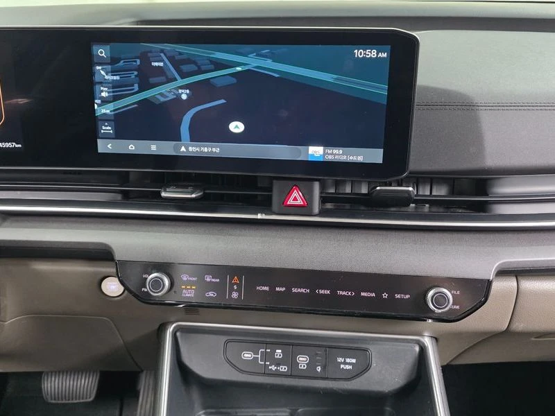 Kia Carnival 2.2 Automatic, снимка 13 - Автомобили и джипове - 55848300