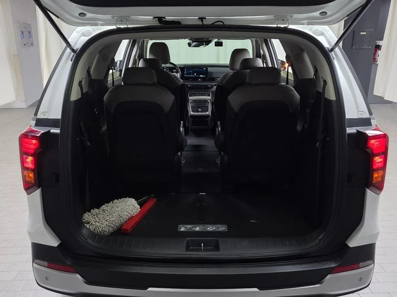Kia Carnival 2.2 Automatic, снимка 16 - Автомобили и джипове - 55848300