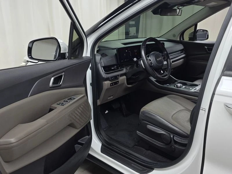 Kia Carnival 2.2 Automatic, снимка 10 - Автомобили и джипове - 55848300