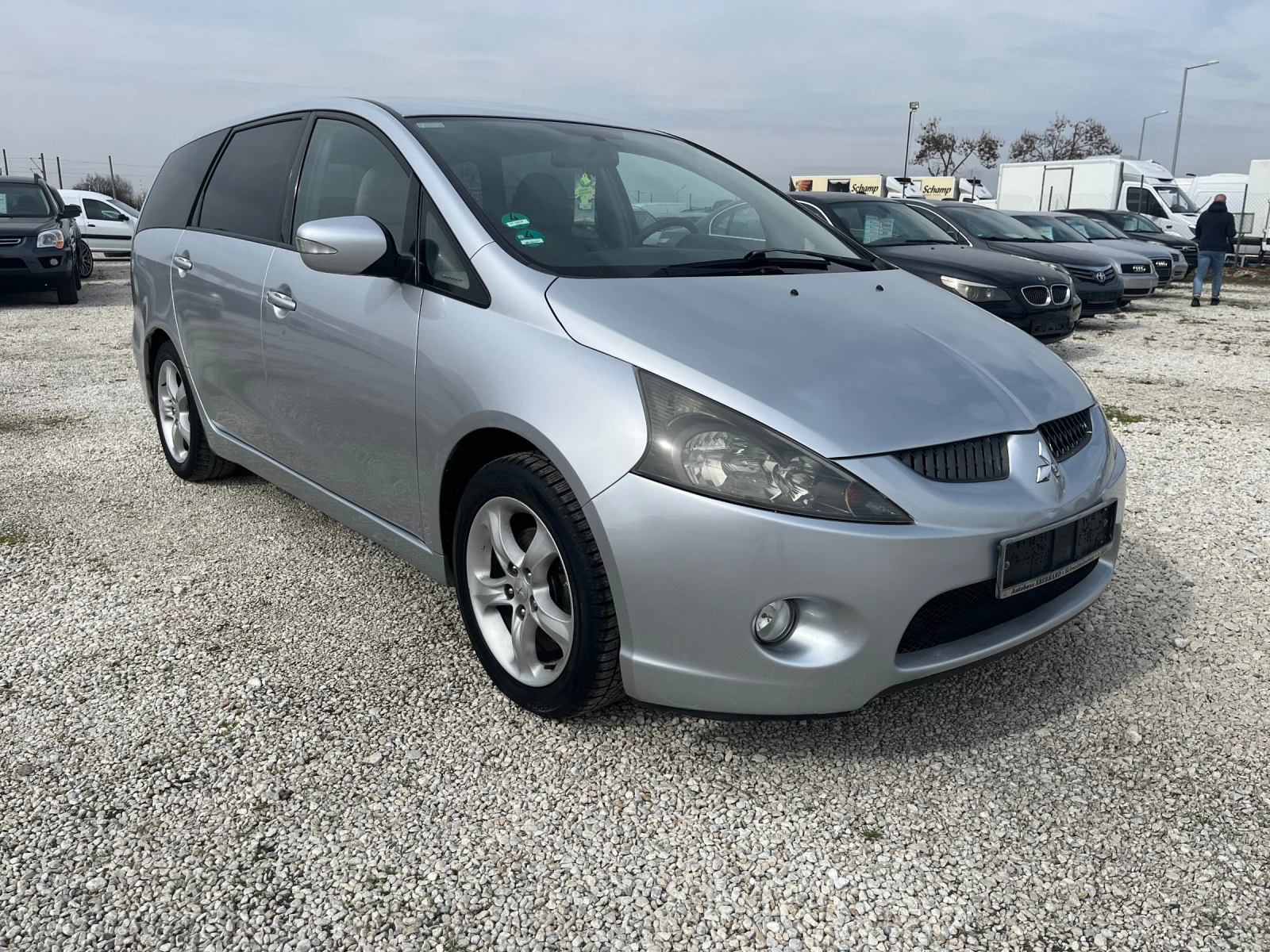 Mitsubishi Grandis 2.4 i 16V MIVEC* 5+ 1* ГАЗ - изображение 2