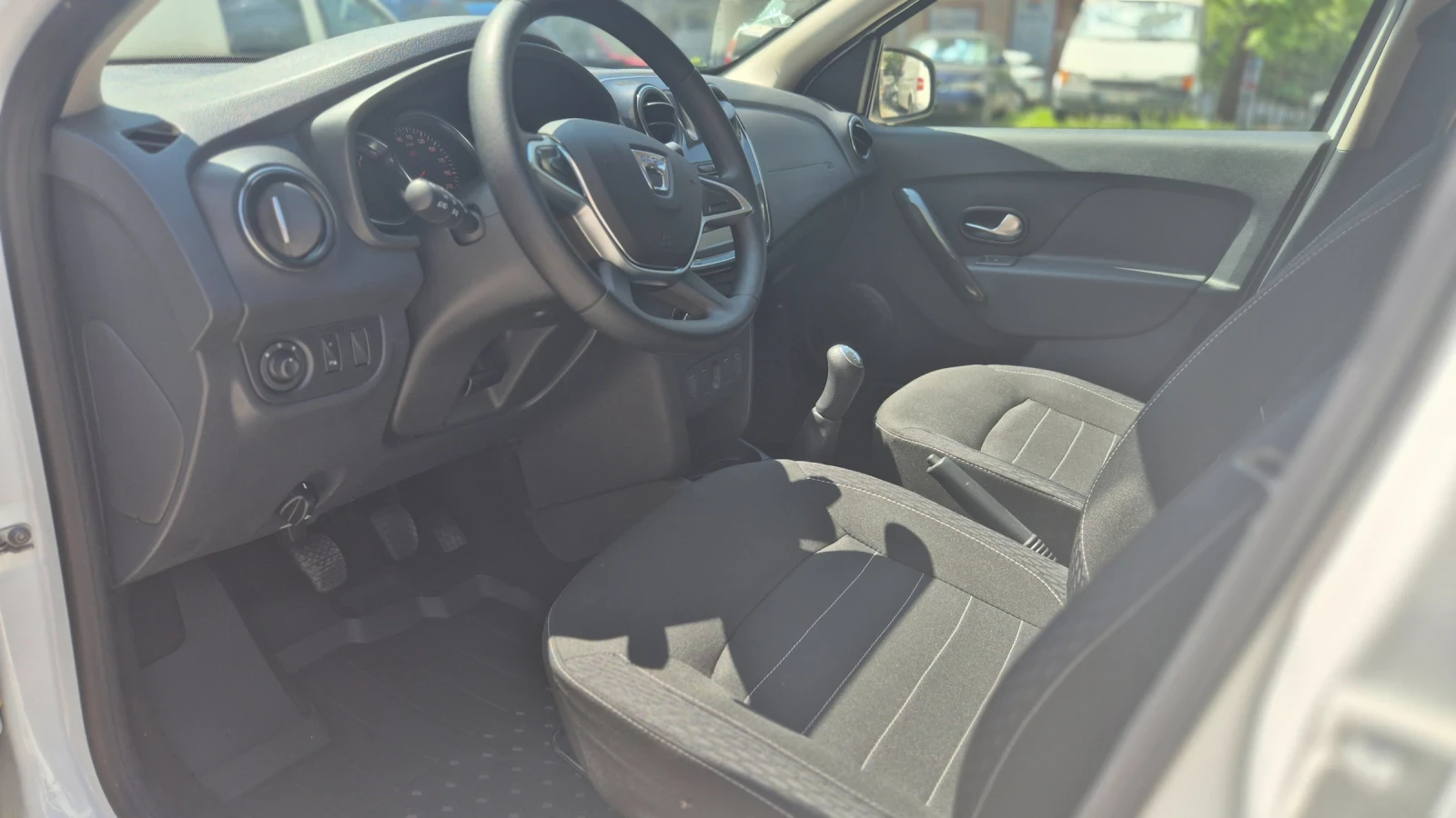 Dacia Logan 1.0 - изображение 5