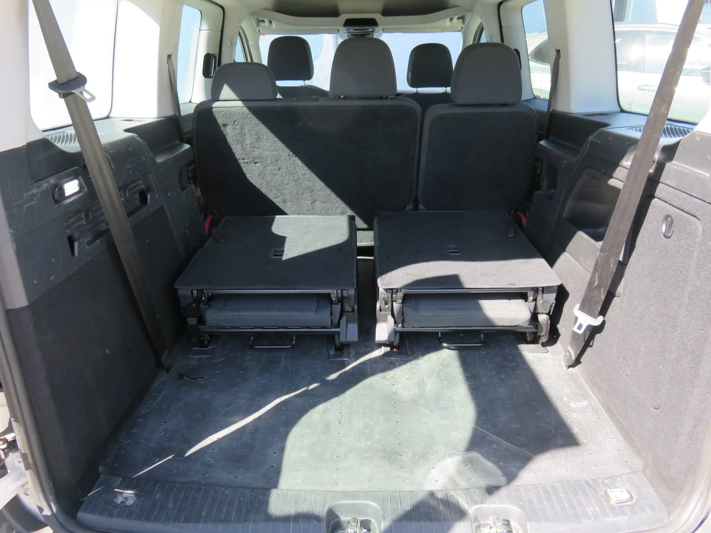 VW Caddy Maxi TDI 7 места - изображение 10