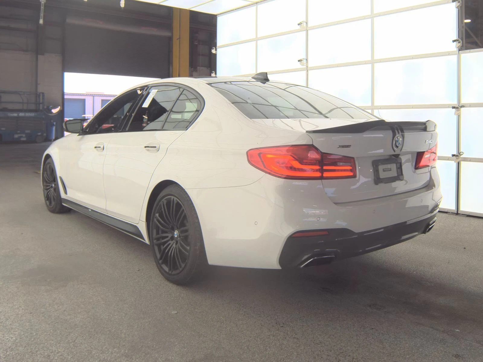 BMW 540 I xDrive (M-Pack) Обдух* H/K* Масаж* Head-Up*  - изображение 6