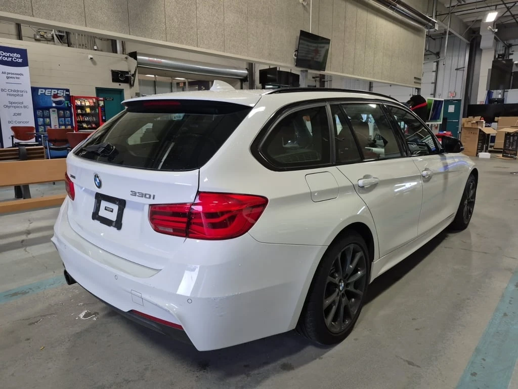 BMW 330 * 330I XDRIVE * CARFAX * БЕЗ ПЪРВОНАЧАЛНА ВНОСКА - изображение 3