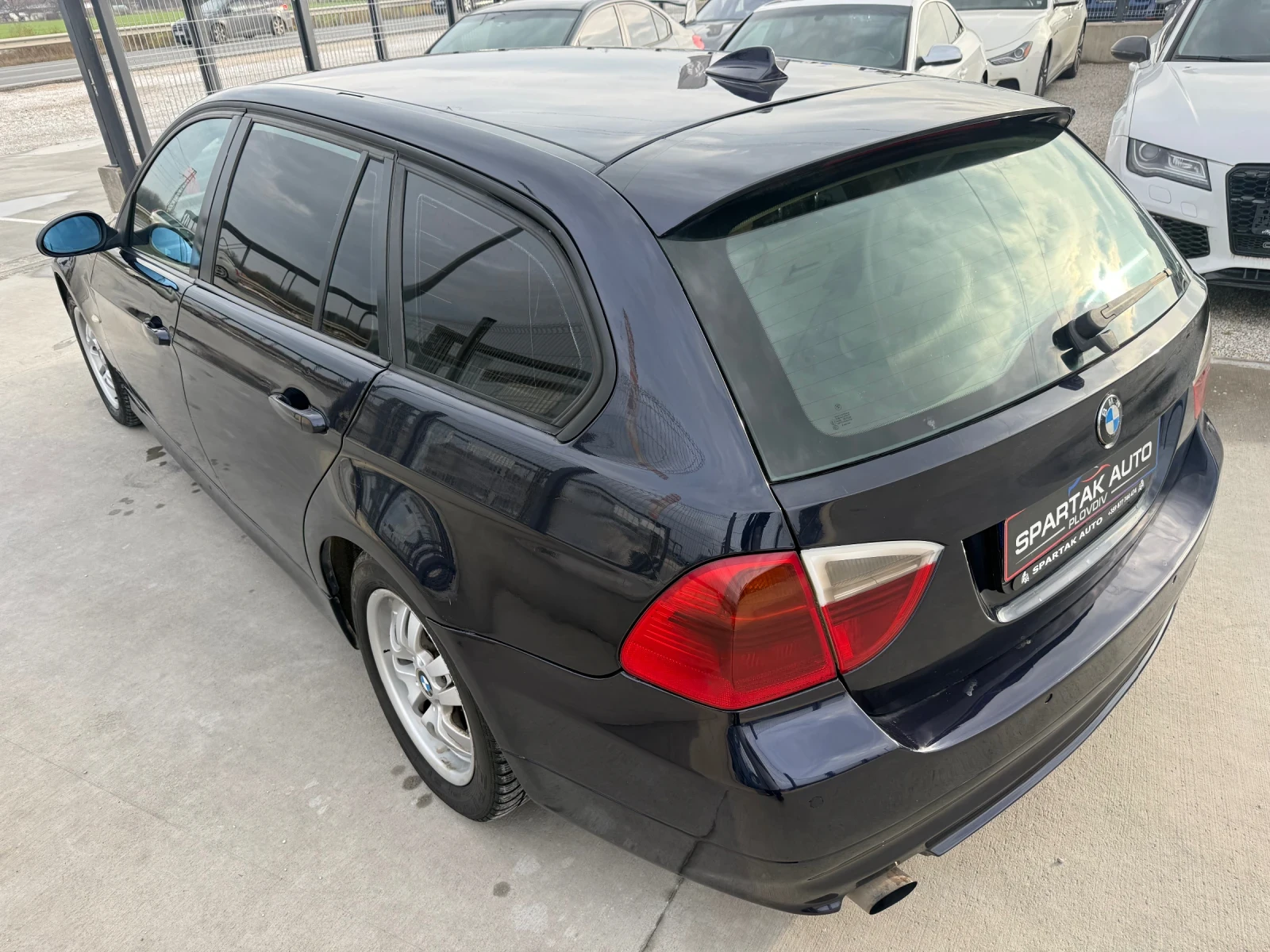 BMW 320 D* 2007г* АВТОМАТИК* Кожа* Нави* Топ Състояние*  - изображение 6