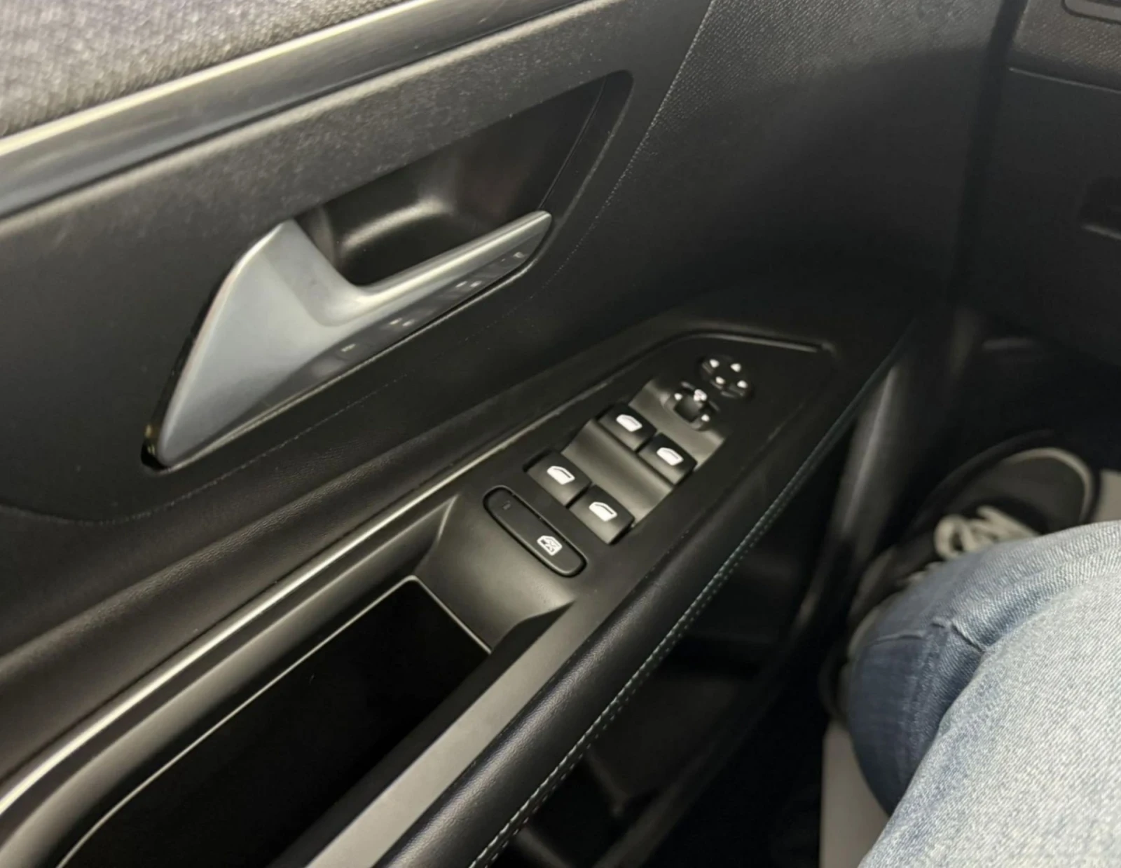 Peugeot 3008 1, 6 Plug-in Hybrid 225 Allure Pack.Kamera.Navi | Mobile.bg � ����������� 13