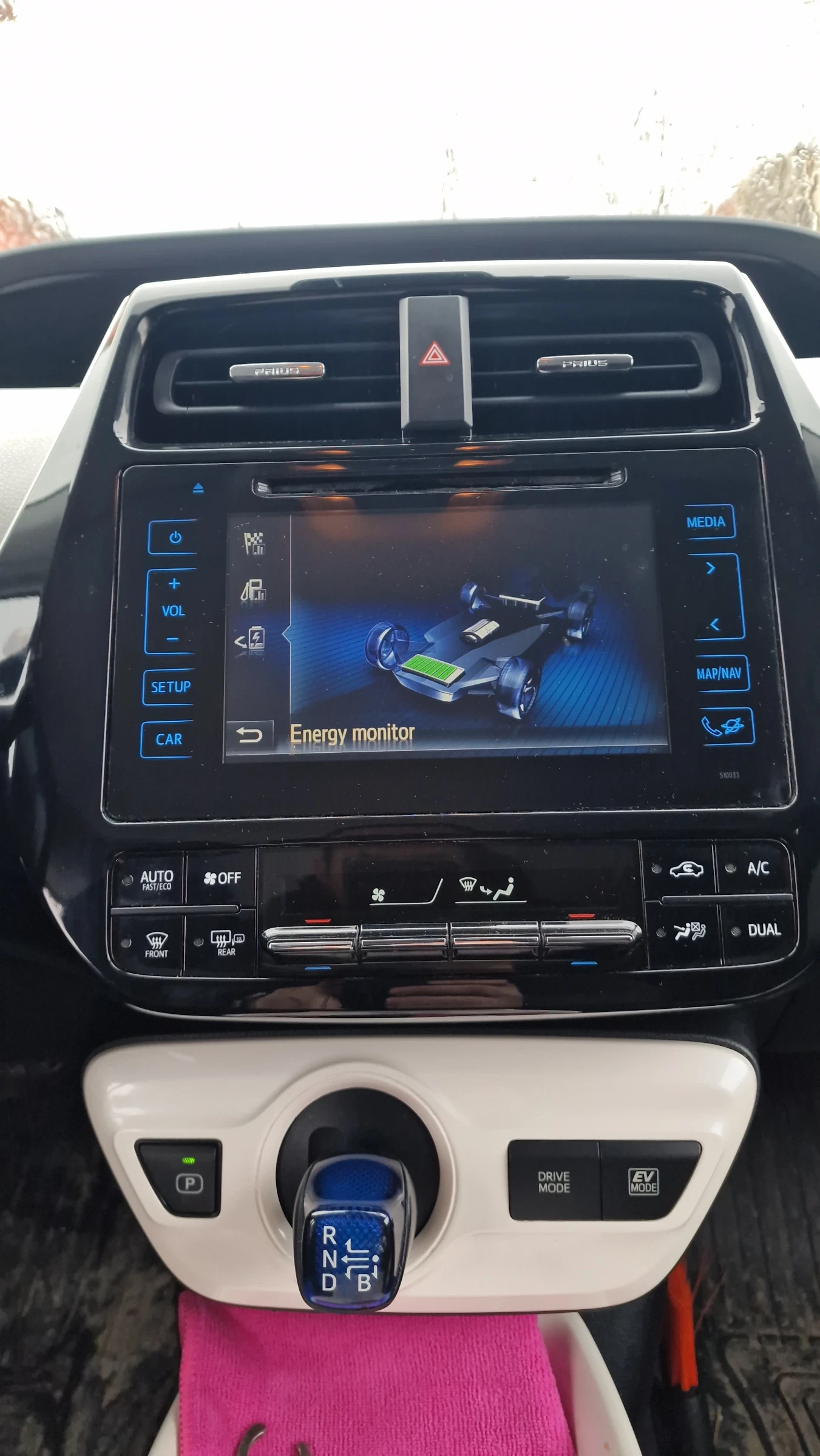 Toyota Prius 1.8 hybrid  - изображение 7