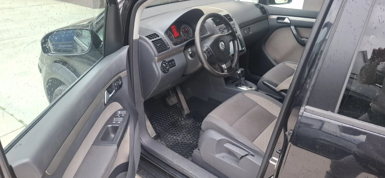 VW Touran Cross, снимка 10 - Автомобили и джипове - 54622288