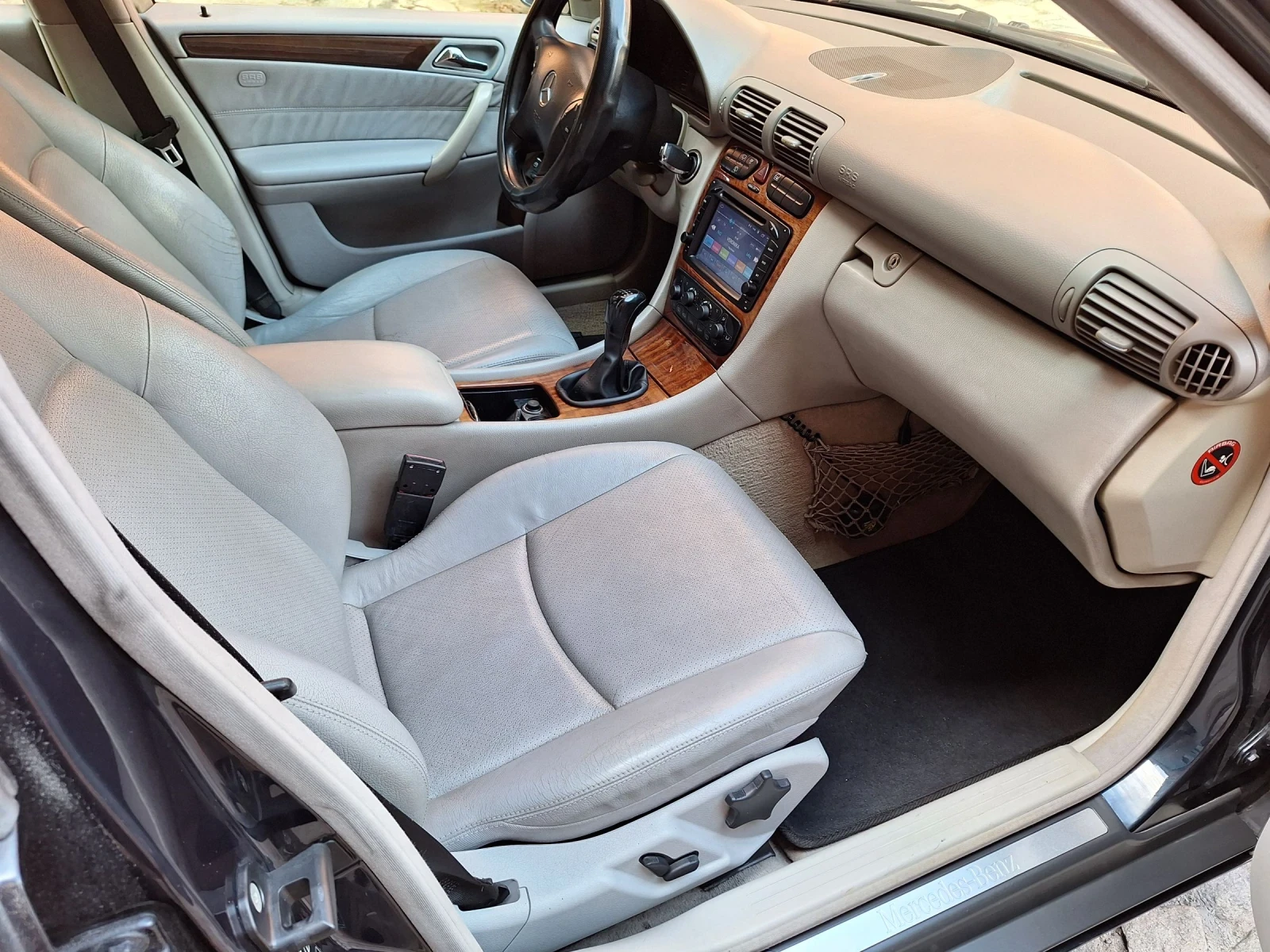 Mercedes-Benz C 220 2.2cdi без забележки , снимка 15 - Автомобили и джипове - 54727216