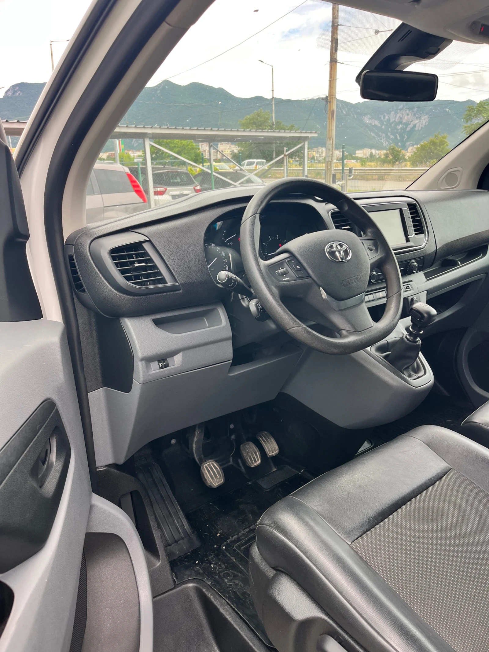 Toyota Proace City Нов внос, снимка 10 - Автомобили и джипове - 54898158
