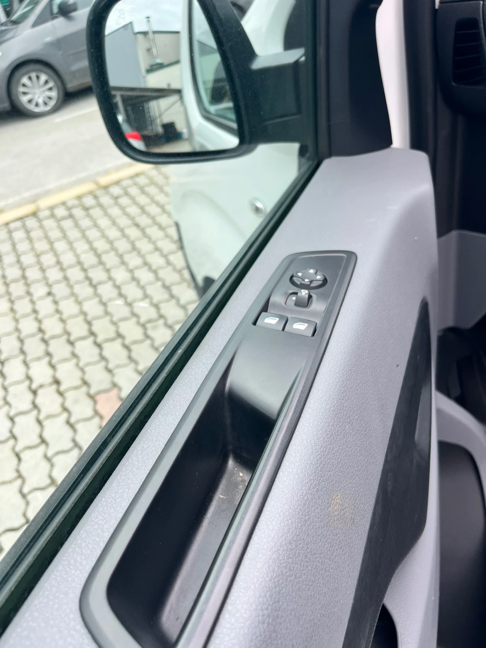Toyota Proace City Нов внос, снимка 13 - Автомобили и джипове - 54898158