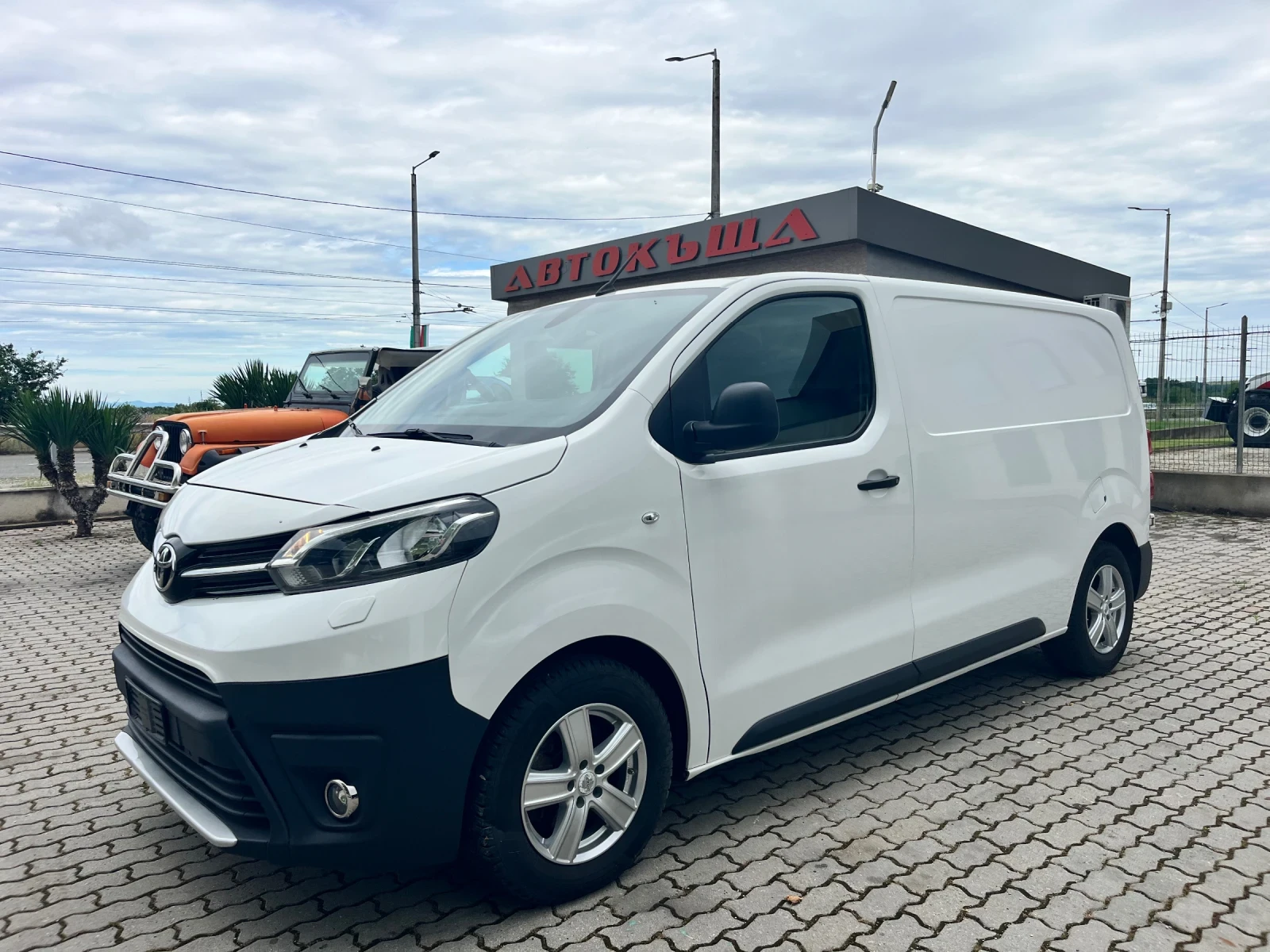 Toyota Proace City Нов внос, снимка 2 - Автомобили и джипове - 54898158