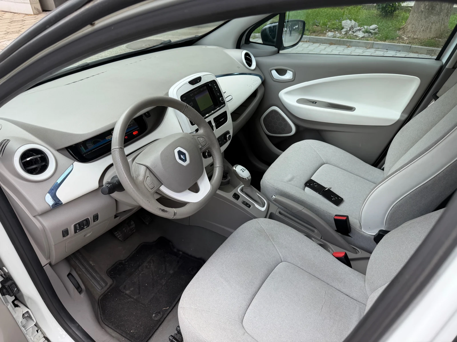 Renault Zoe 22 kw-Всичко налично, снимка 7 - Автомобили и джипове - 54900123